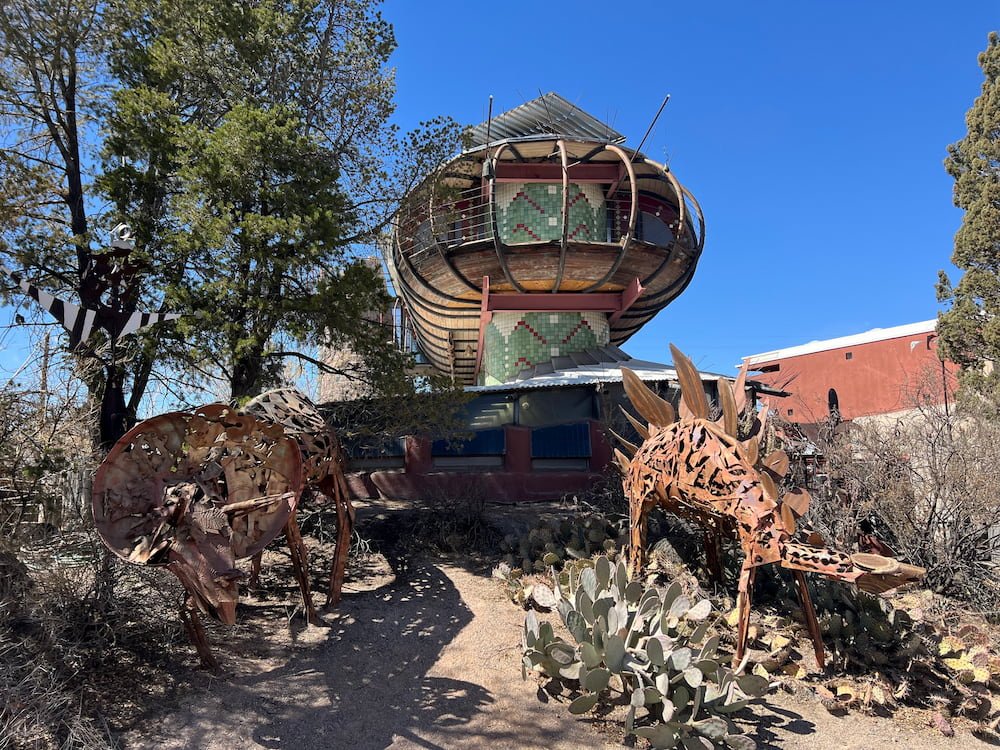 UFO Spaceship house