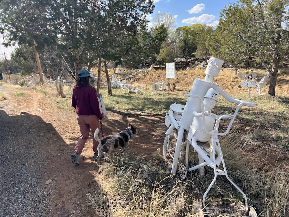 Bike riders sculpture
