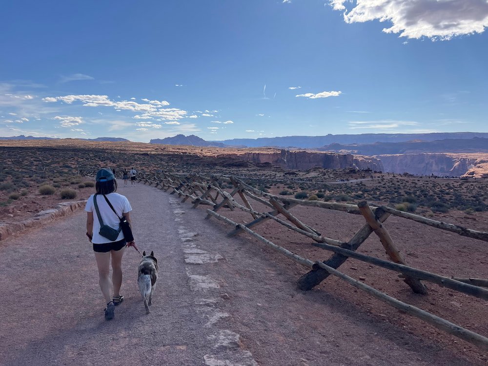 Walking to Horseshoe Bend