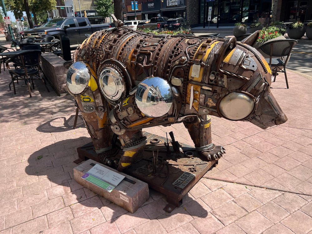 Bear sculpture