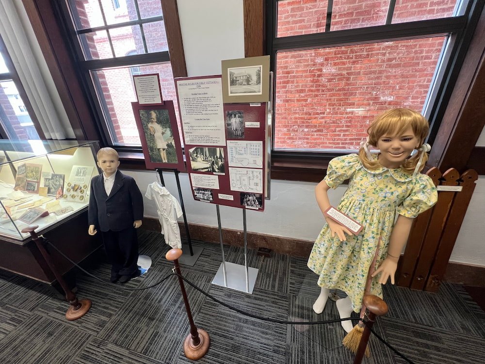 Creepy mannequins in the museum
