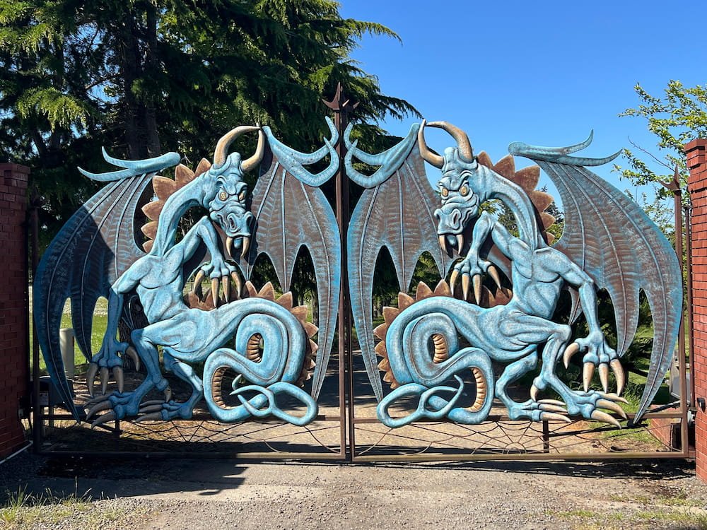 Dragon gate
