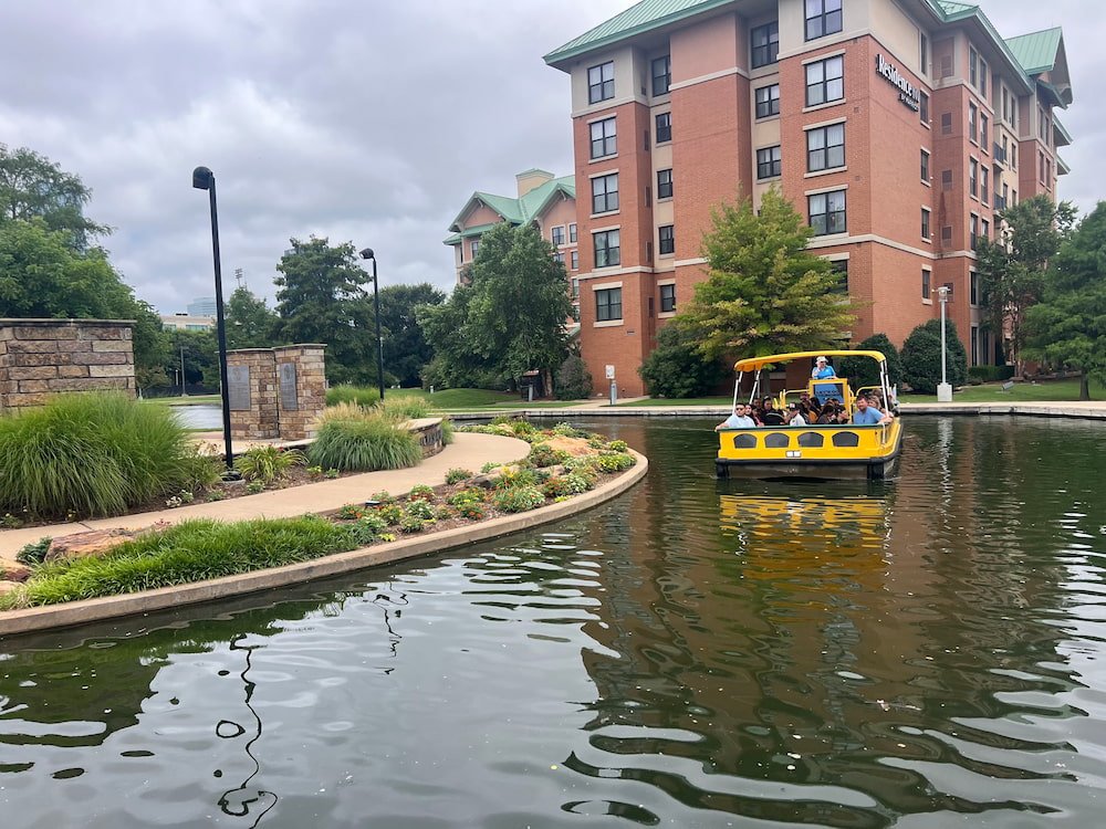 A tour on the canal