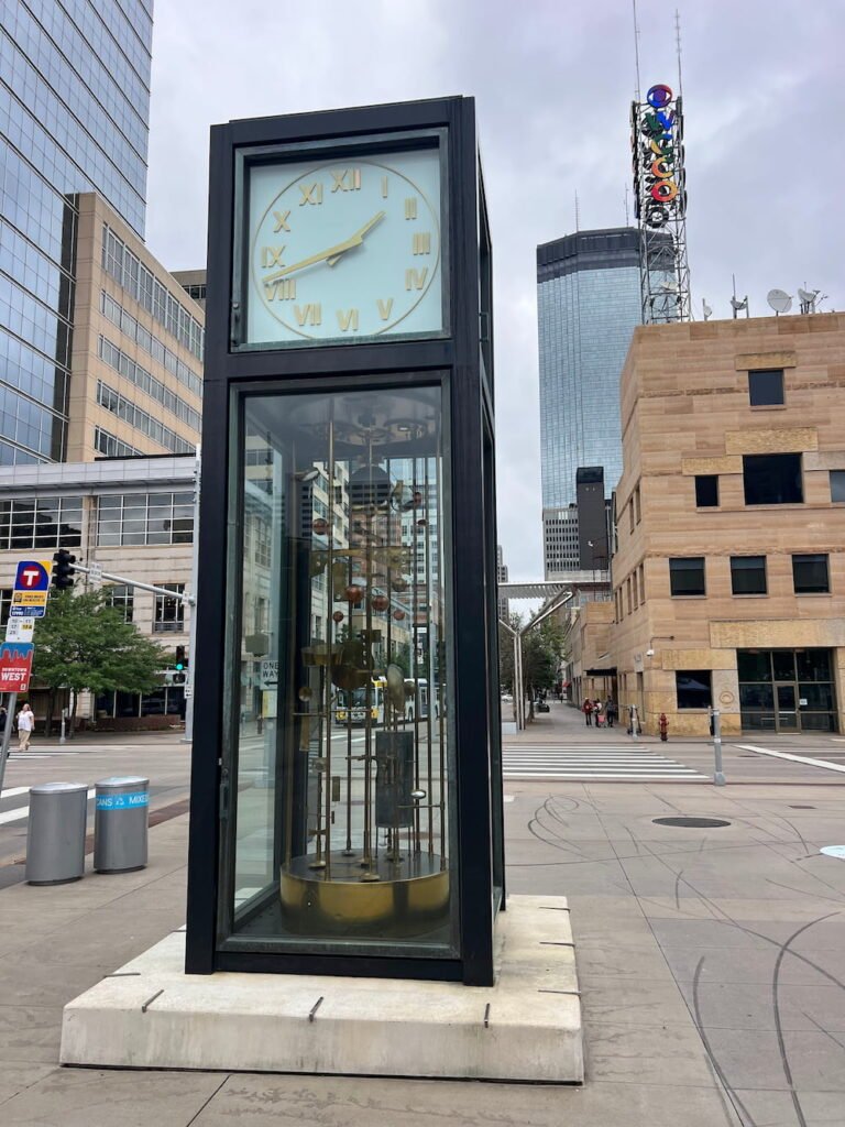 Sculpture Clock