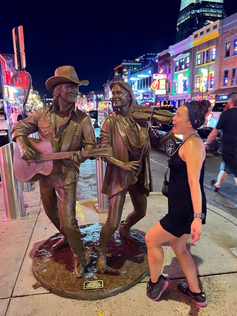 Lisette getting her honky tonk on