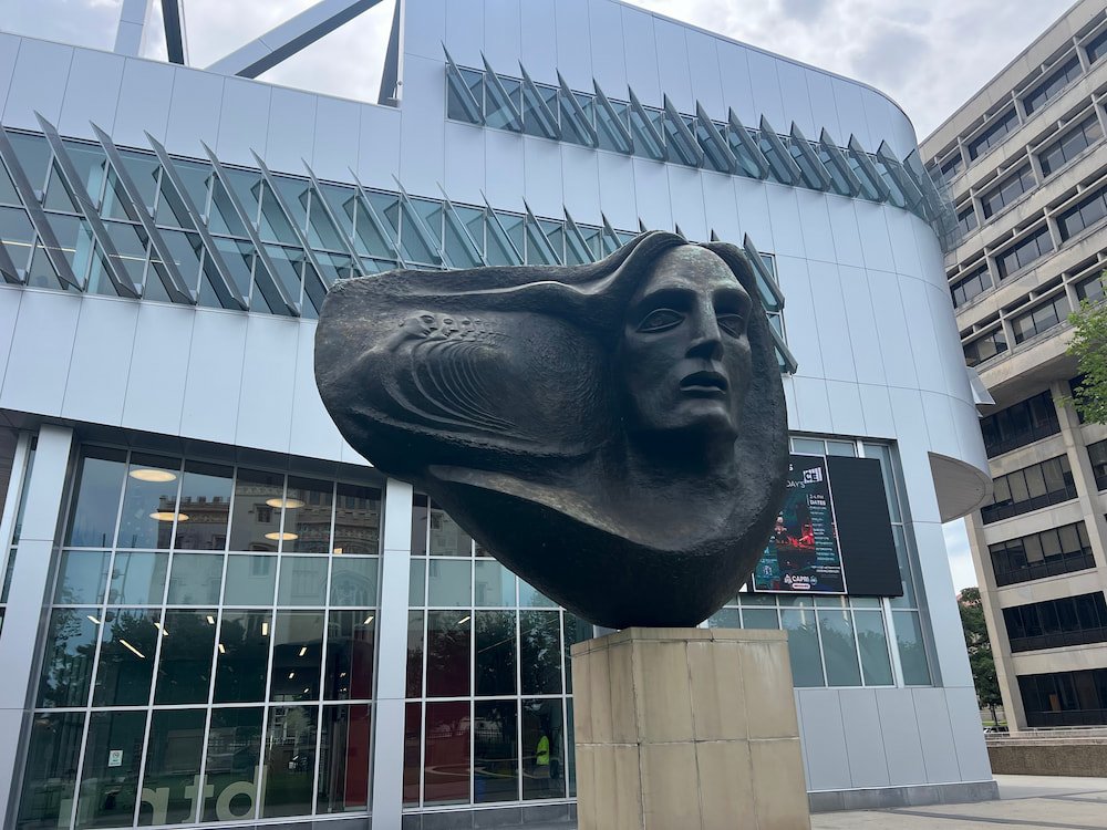 Sculpture of Oliver Pollock