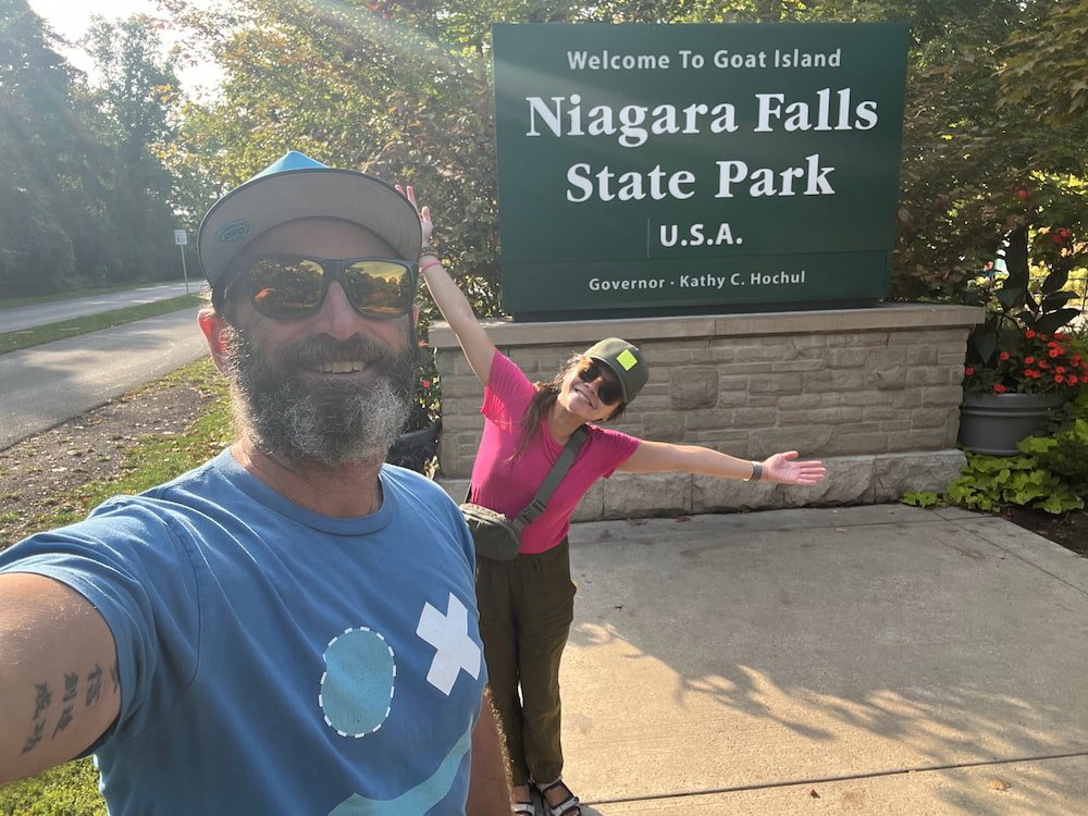 Selfie at the Niagara Falls sign