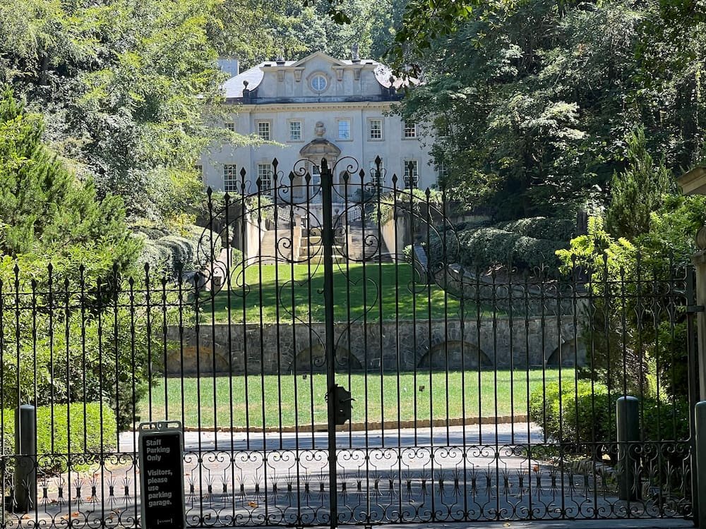 Swan House