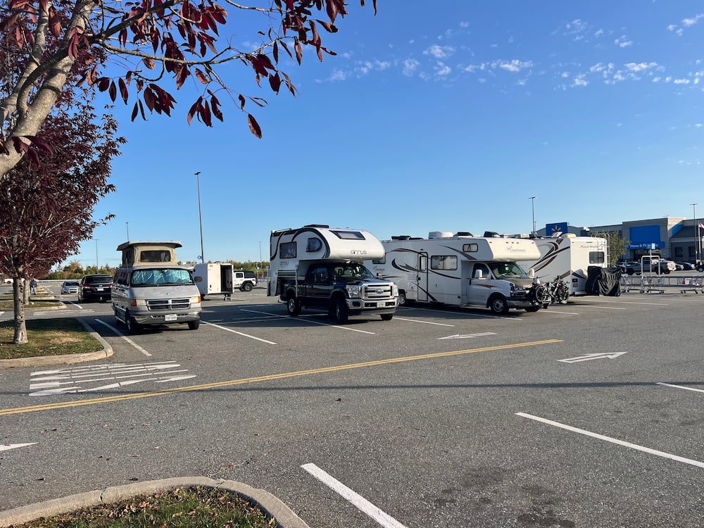 We were not the only ones parked overnight