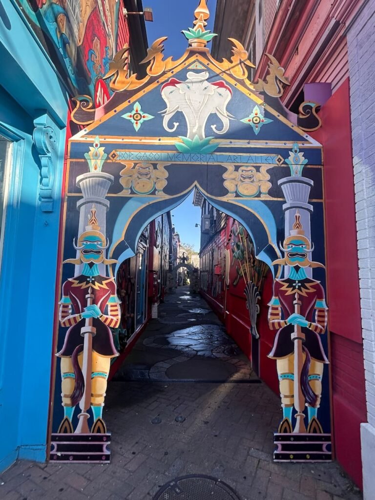 Bob Gasoi Memorial Art Alley