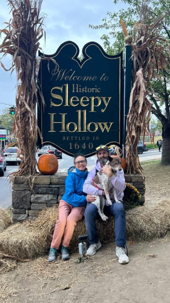 Family pic at the Sleepy Hollow sign