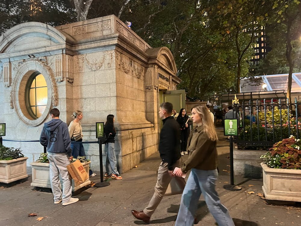 Finding a public toilet was a litle tricky in the evening