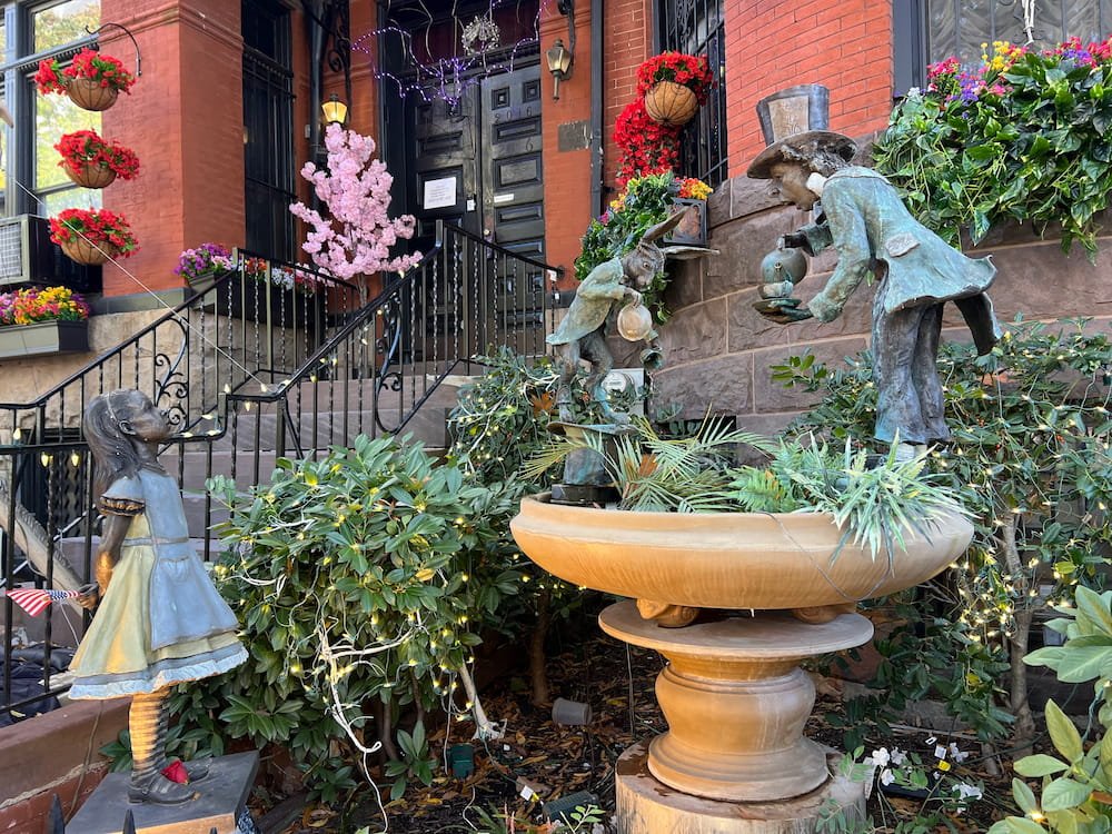 Fun little Alice in Wonderland scene