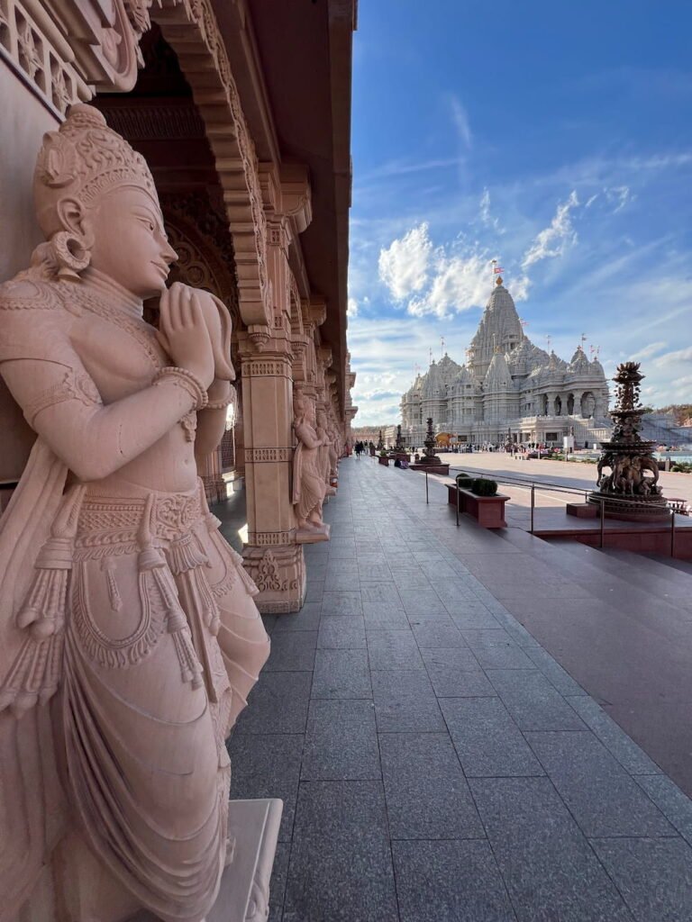 This statue reminder us a little of Myanmar