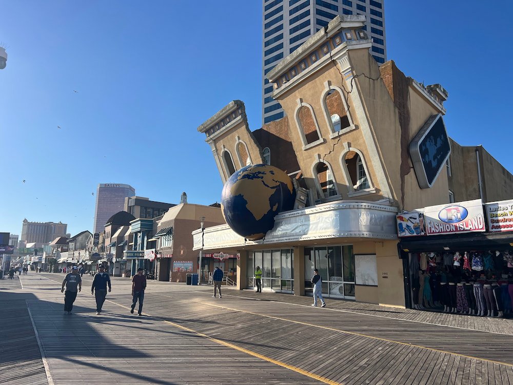 Typical cheesy boardwalk building