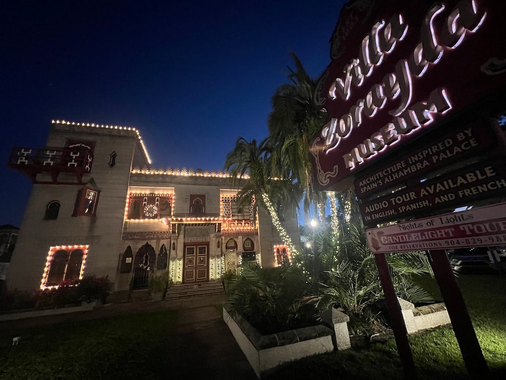 Villa Zorayada lit up