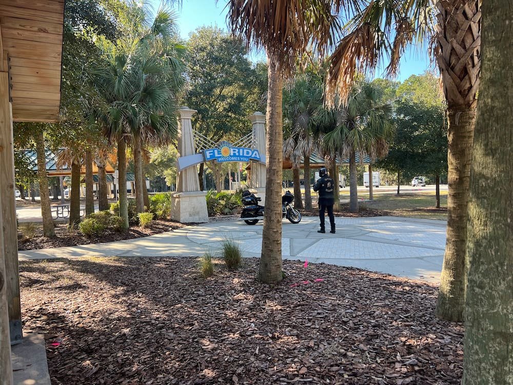 Welcome to Florida sign