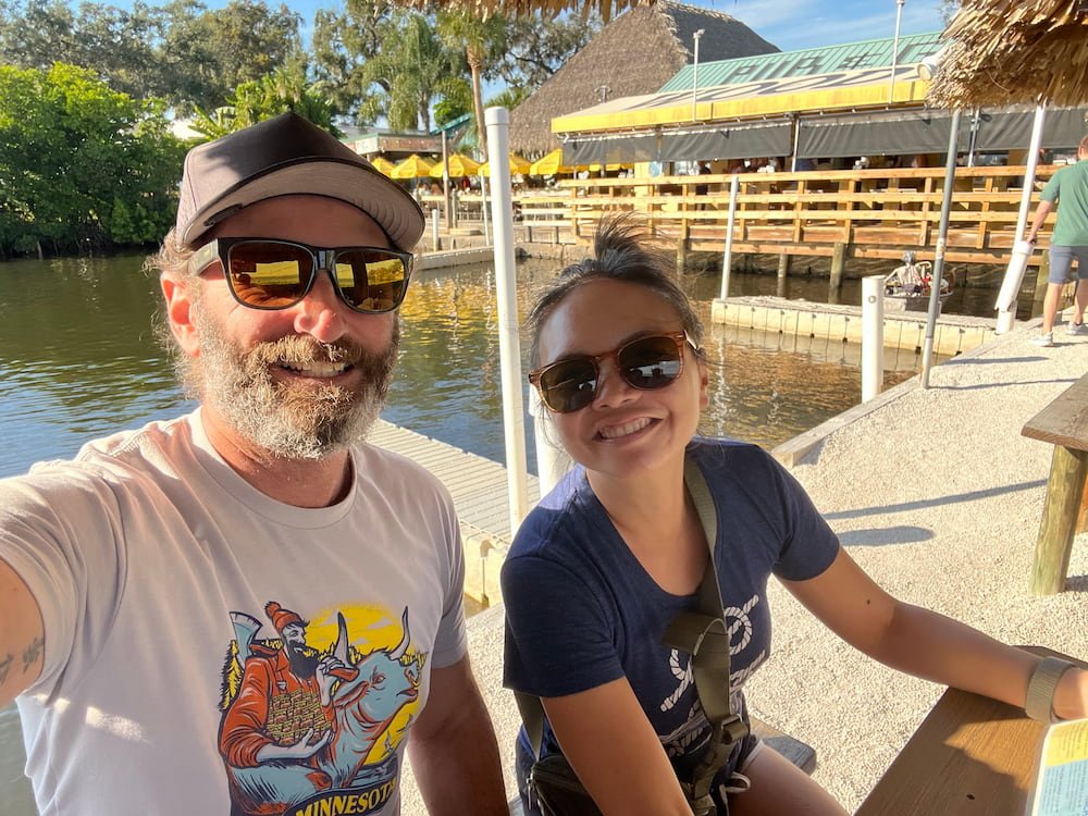 Woody's River Roo Pub Grill and Tiki Bar